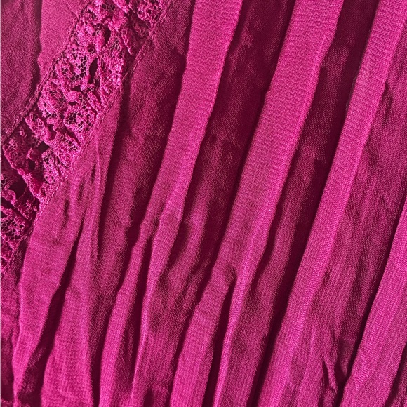 Burgundy Crinkle Sheer Top - Picture 5 of 6